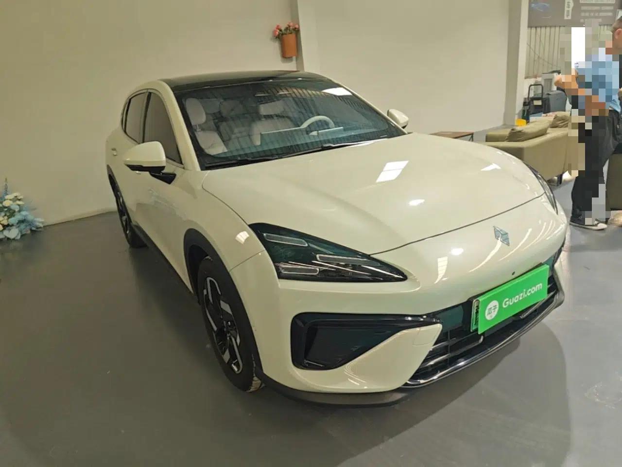 Baojun Yunhai 2024 140km Plug-in Hybrid Version — миниатюра 3