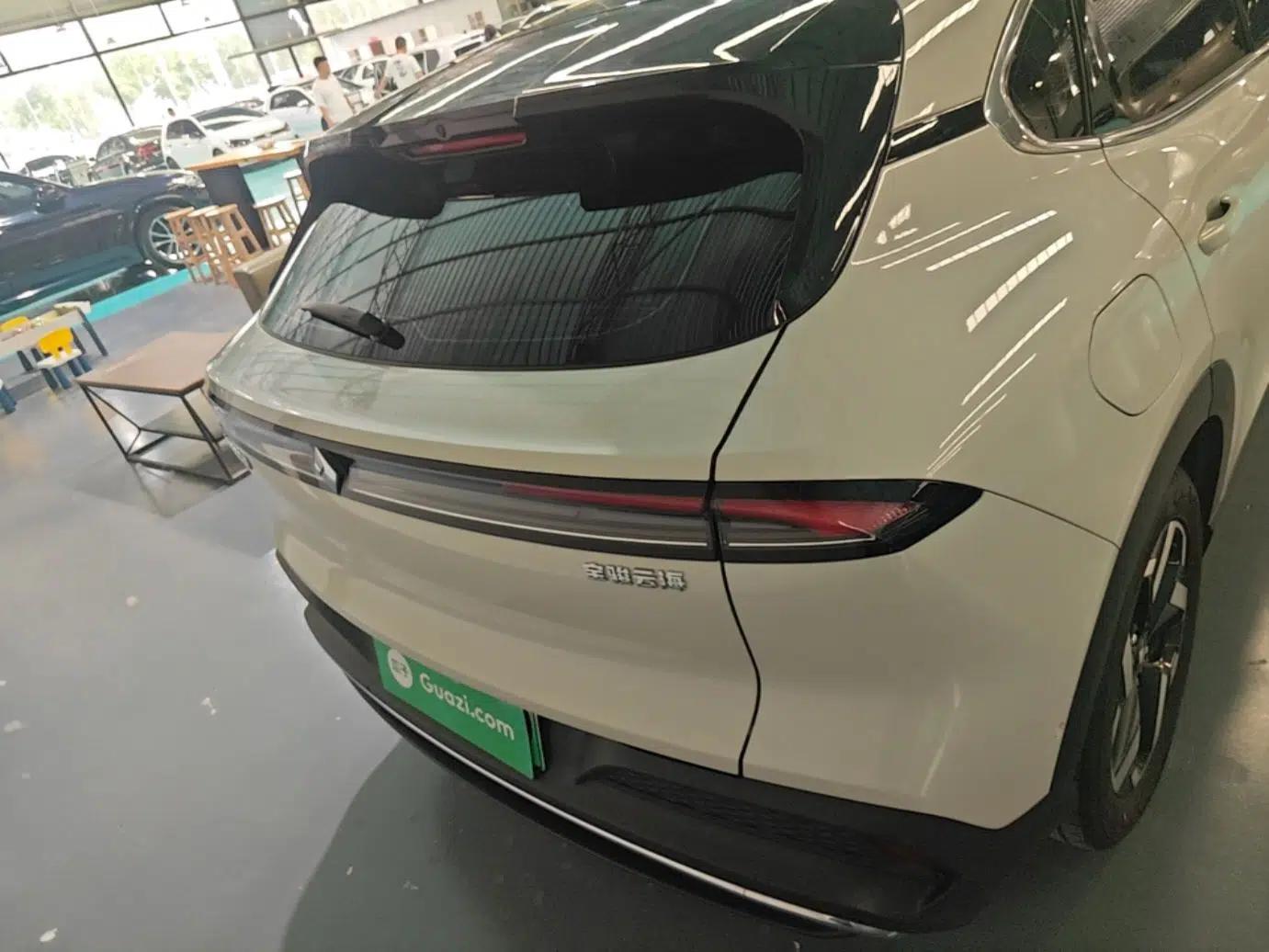 Baojun Yunhai 2024 140km Plug-in Hybrid Version — миниатюра 5