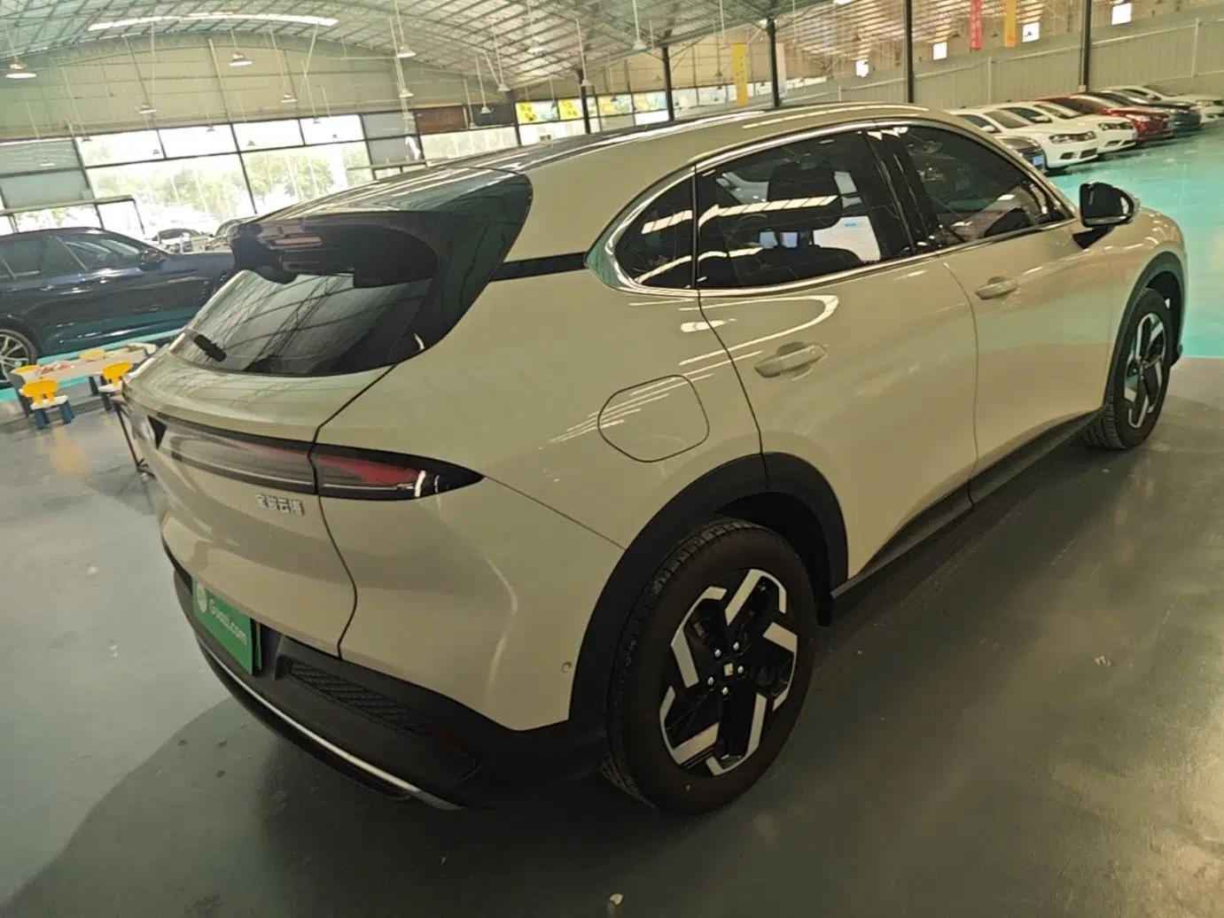Baojun Yunhai 2024 140km Plug-in Hybrid Version — миниатюра 6