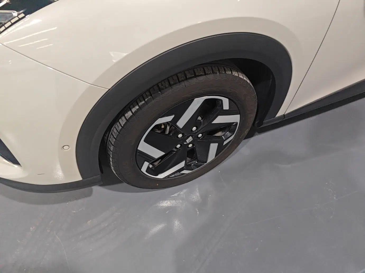 Baojun Yunhai 2024 140km Plug-in Hybrid Version — миниатюра 8