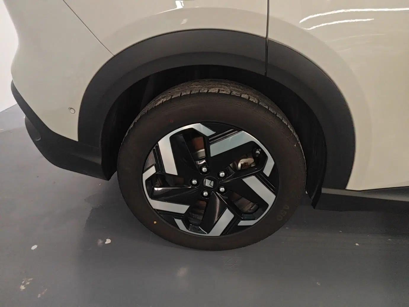 Baojun Yunhai 2024 140km Plug-in Hybrid Version — миниатюра 10