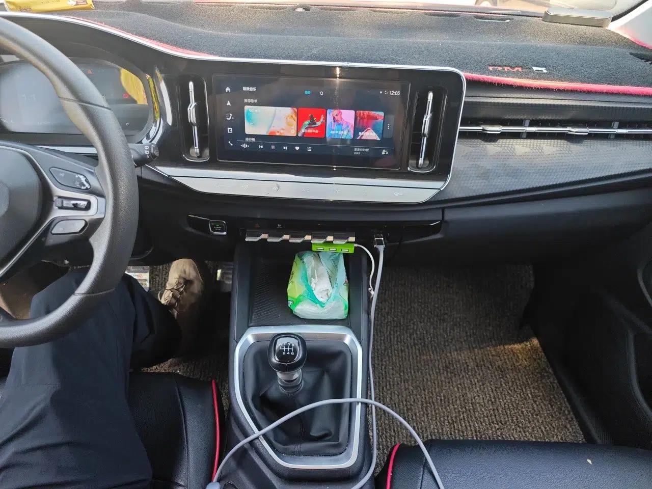 Baojun RM-5 2019 1.5T Manual Elite Version with 24-Hour Online Service 6 Seats — миниатюра 14
