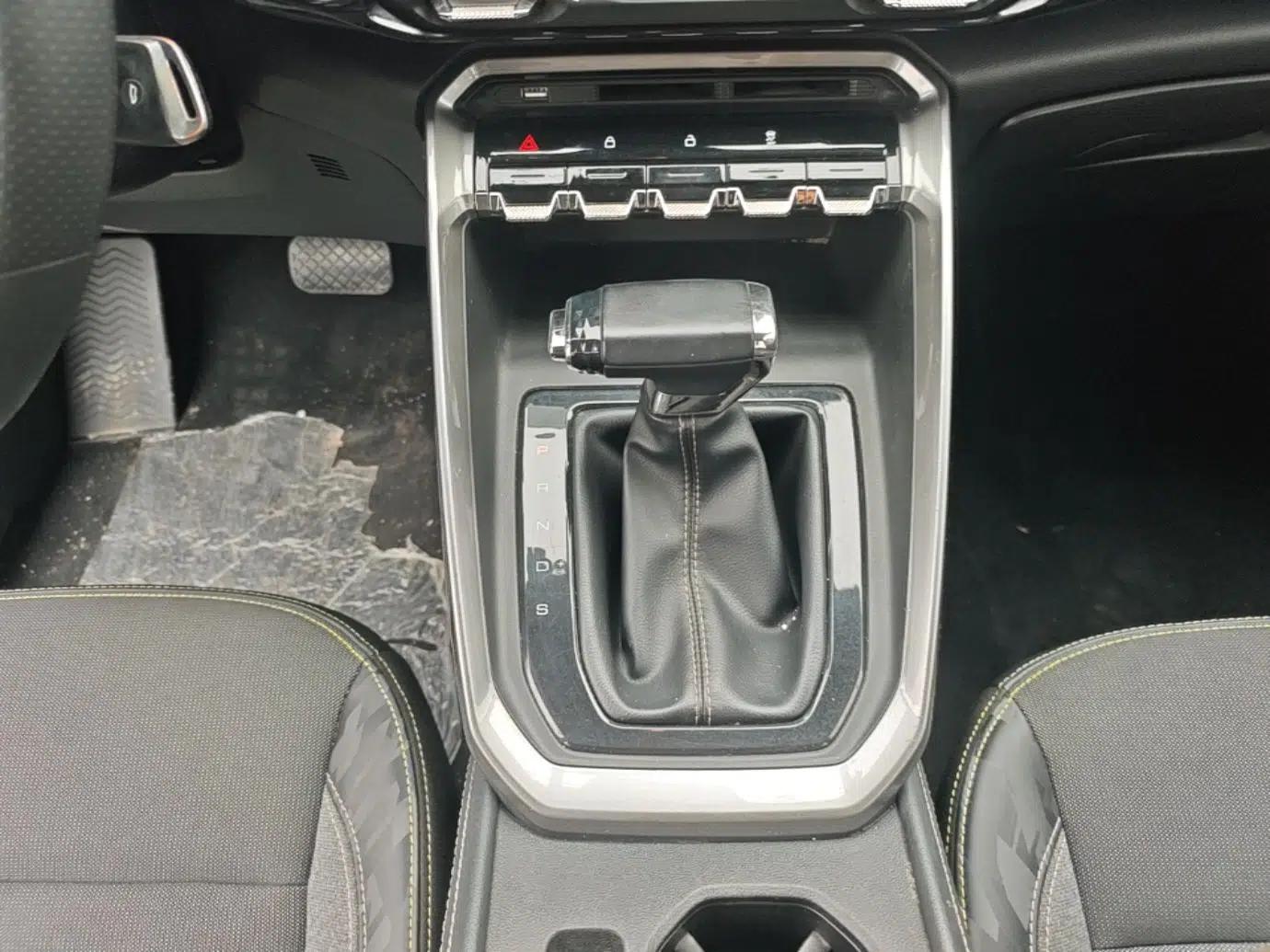 Baojun RS-3 2020 1.5L CVT Elite Version with 24-Hour Online Service — миниатюра 17