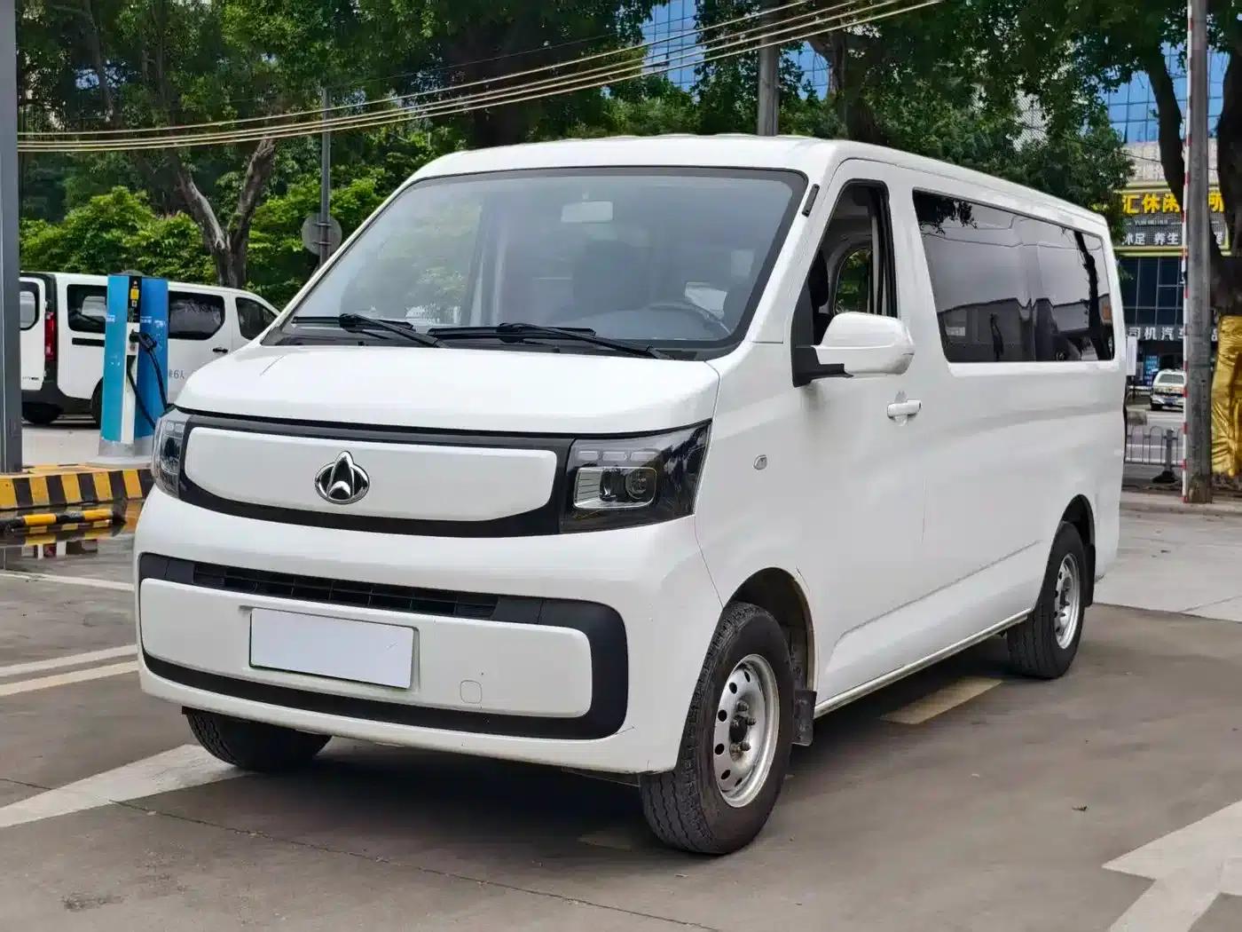 Changan Ruixing EM80 2025 Passenger Edition Comfort Model 6 Seats 300km/h Hatchback — миниатюра 1