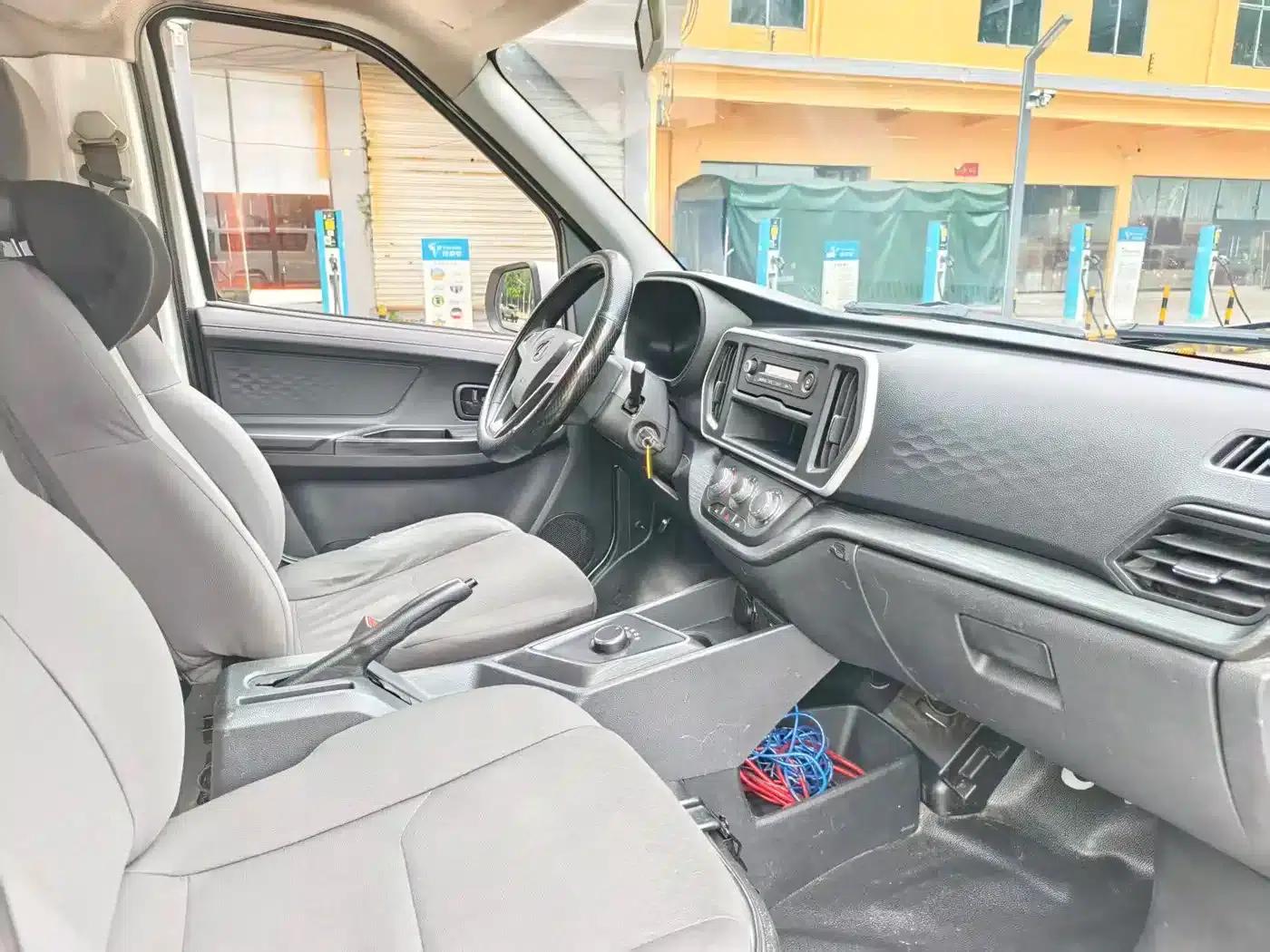 Changan Ruixing EM80 2025 Passenger Edition Comfort Model 6 Seats 300km/h Hatchback — миниатюра 4