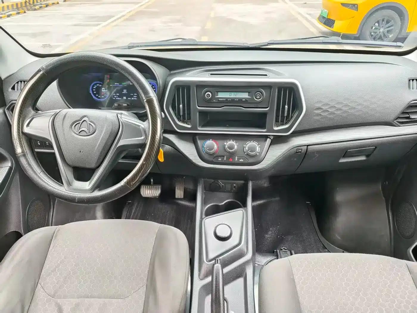 Changan Ruixing EM80 2025 Passenger Edition Comfort Model 6 Seats 300km/h Hatchback — миниатюра 5