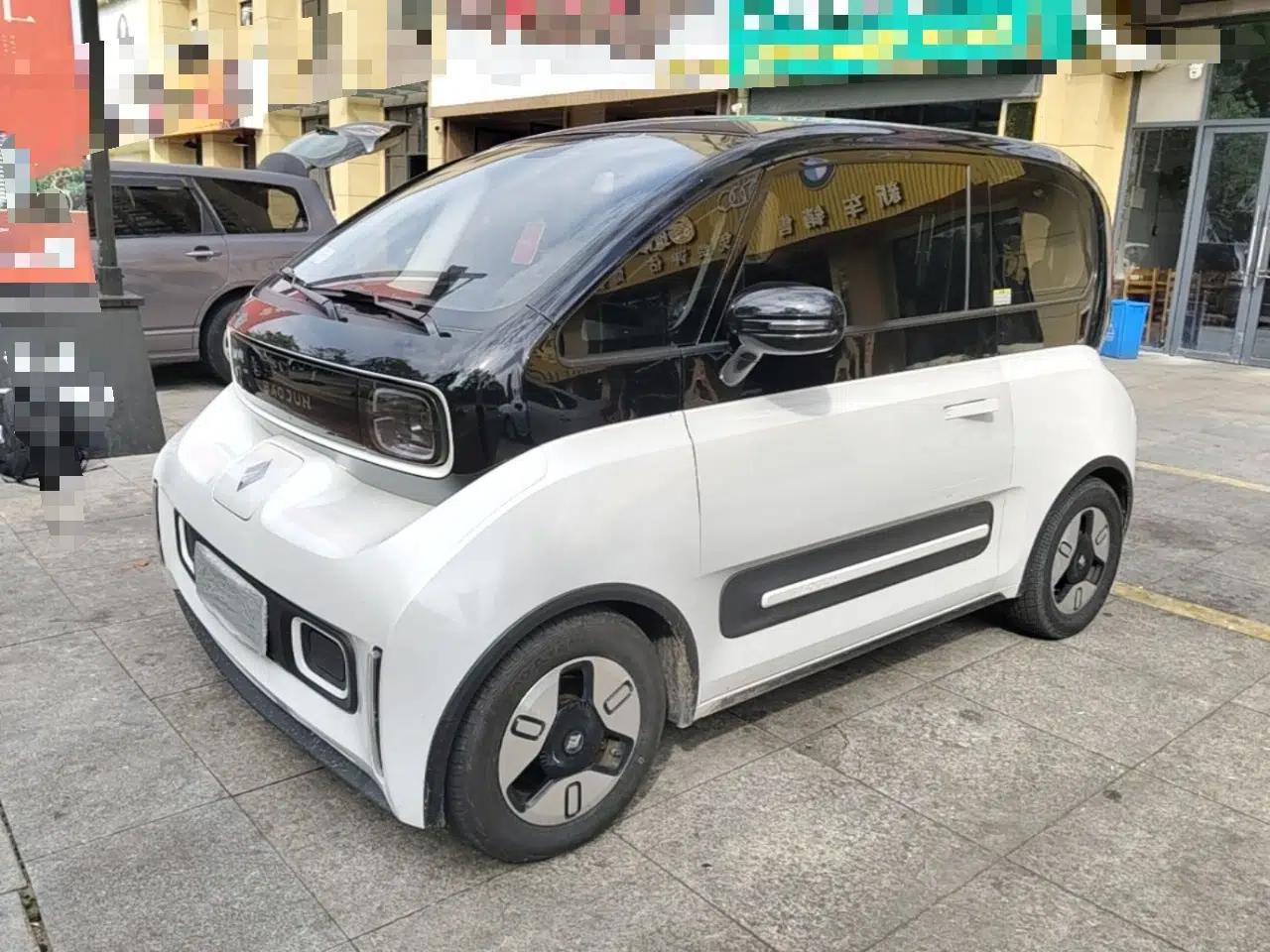 Baojun E300 2020 Plus Starry Intelligence Edition — миниатюра 1
