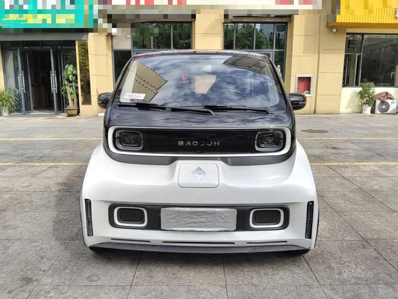 Baojun E300 2020 Plus Starry Intelligence Edition — миниатюра 2