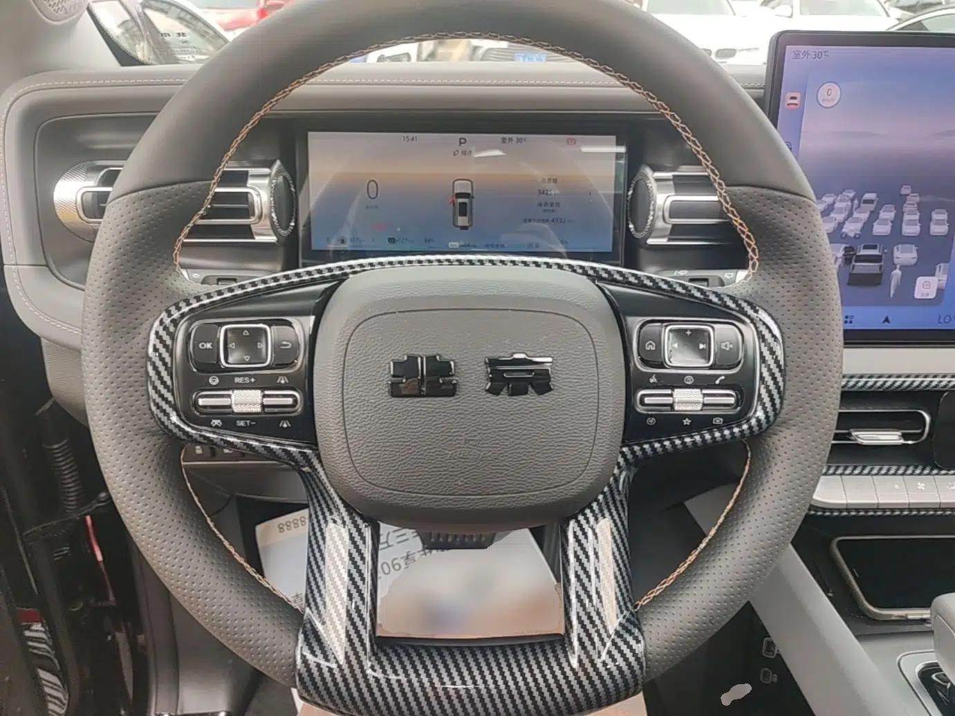 BAIC Off-Road BJ40 Electric Drive 2025 Model Yuanjing Smart Travel Edition — миниатюра 14
