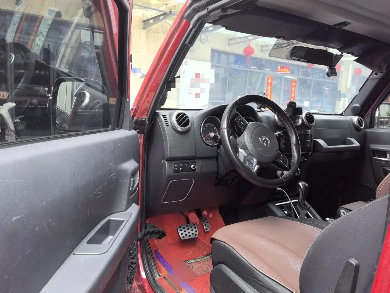 BAIC Off-Road F40 2019 2.3T Automatic Cube Edition — миниатюра 17