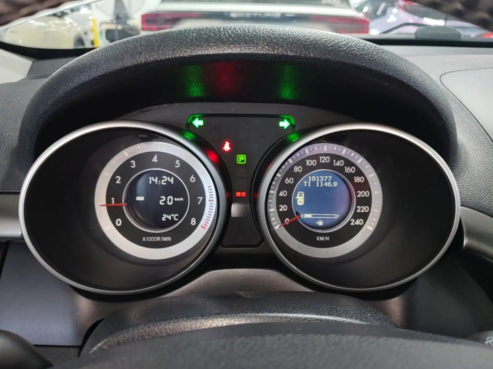 Bestune X80 2016 2.0L Automatic Luxury Model — миниатюра 13