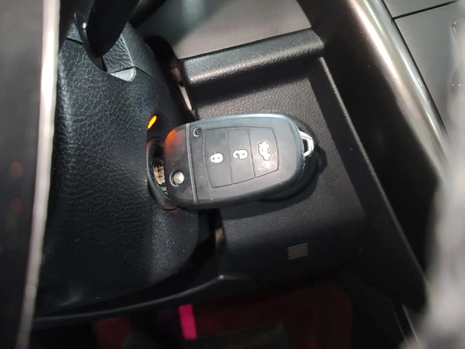 Bestune X80 2016 2.0L Automatic Luxury Model — миниатюра 21