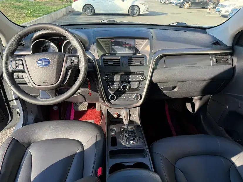 Bestune X80 2016 2.0L Automatic Luxury Model — миниатюра 22