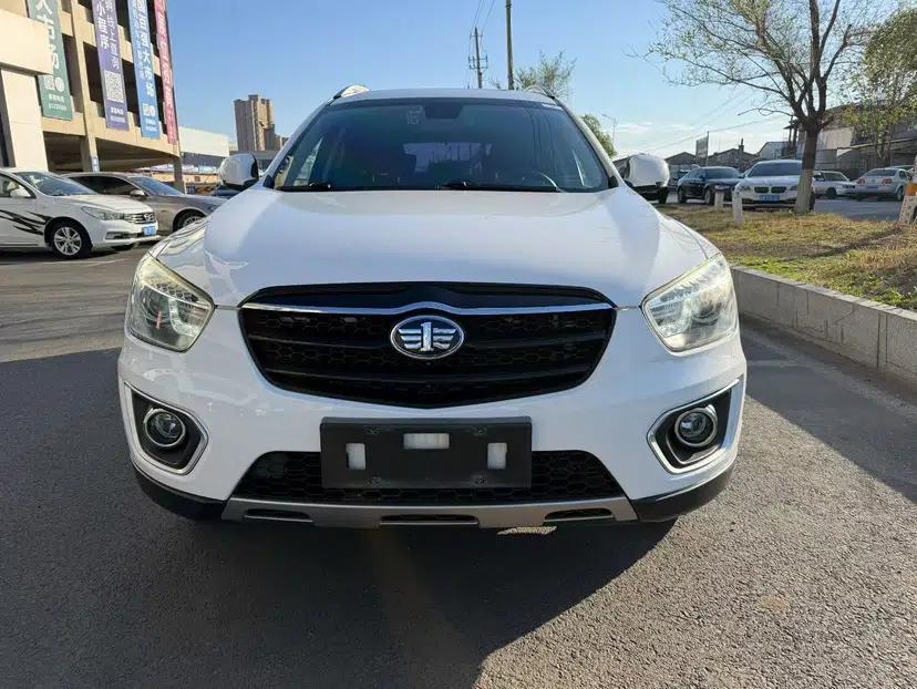 Bestune X80 2016 2.0L Automatic Luxury Model — миниатюра 5