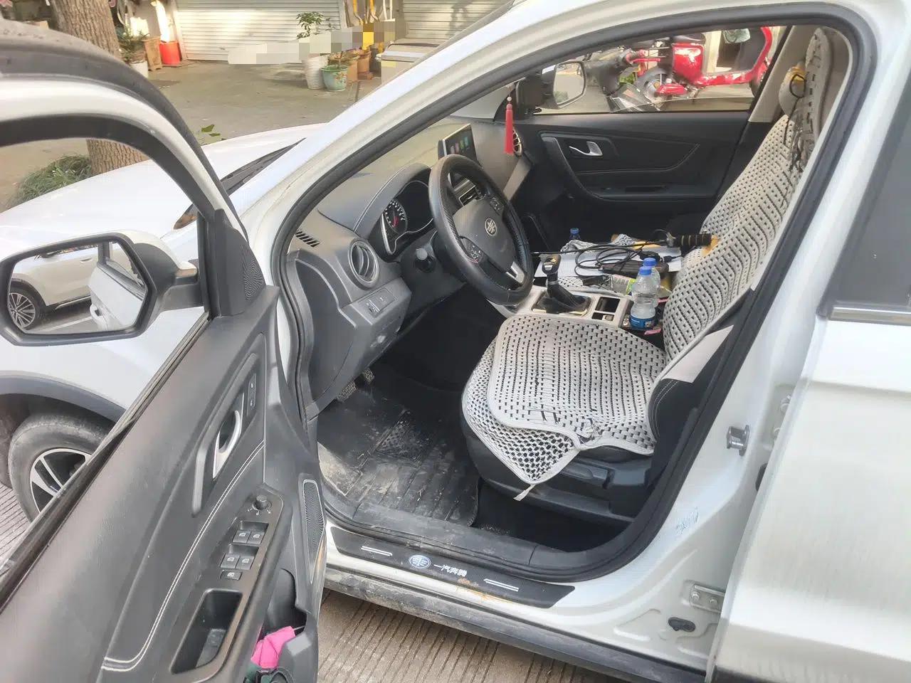 Bestune X40 2019 1.6L Automatic Luxury Edition China VI — миниатюра 17