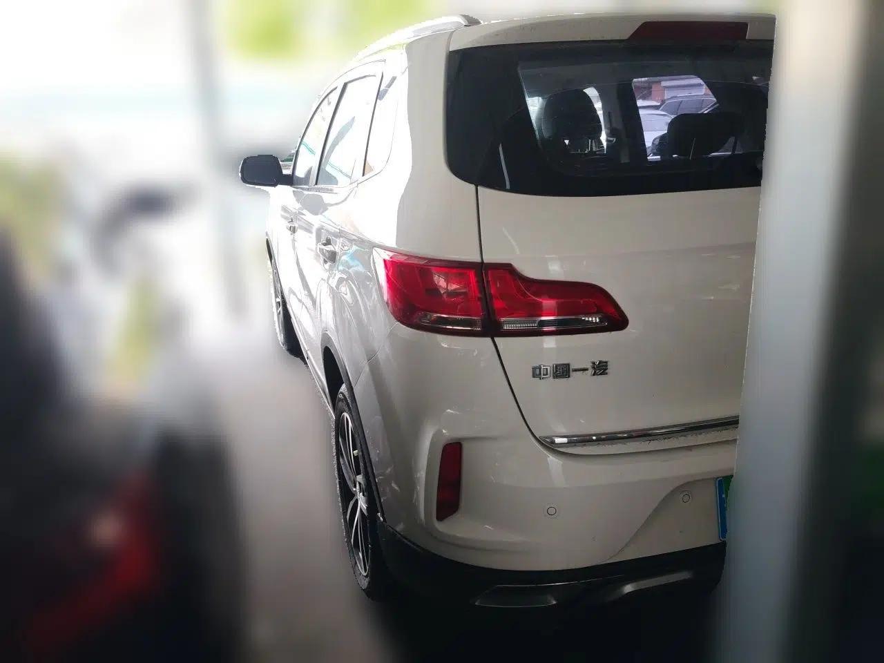 Bestune X40 2017 1.6L Automatic Luxury Model — миниатюра 4