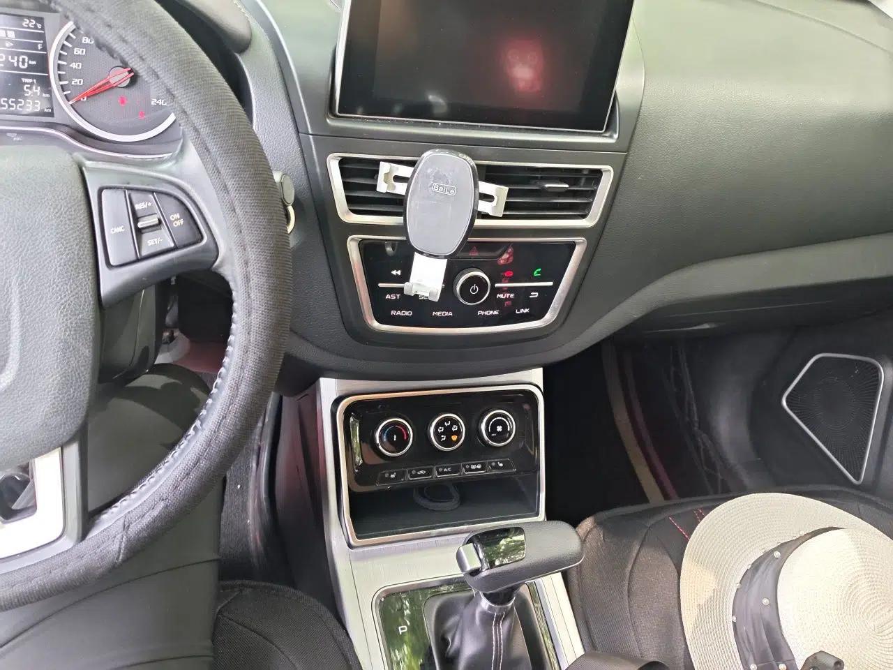 Bestune X40 2019 1.6L Automatic Luxury Edition China VI — миниатюра 14