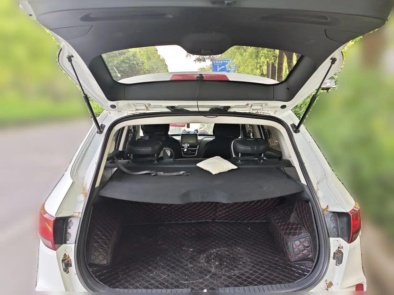 Bestune X40 2019 1.6L Automatic Luxury Edition China VI — миниатюра 20