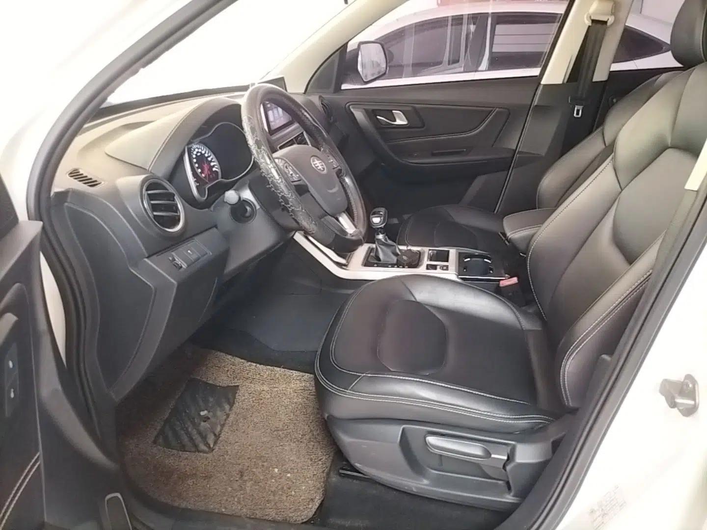 Bestune X40 2019 1.6L Automatic Luxury Edition China VI — миниатюра 18