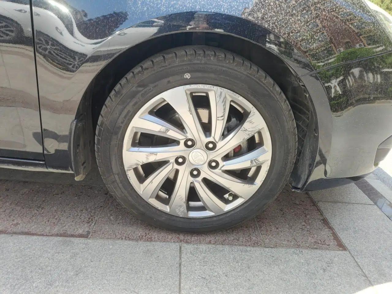 Bestune B90 2016 10th Anniversary Edition 1.8T Automatic Luxury Model — миниатюра 8