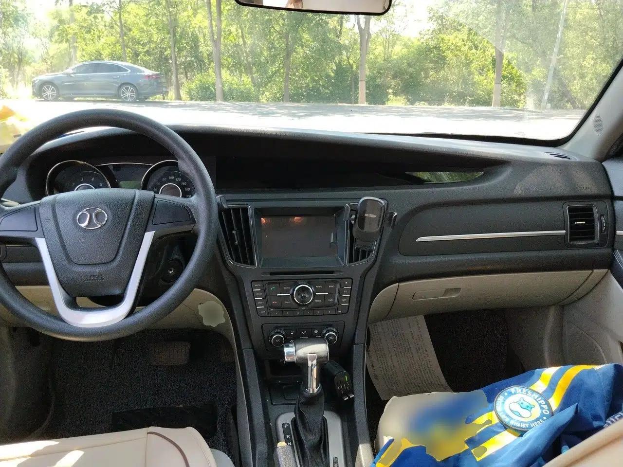 BAIC Senova D50 2015 1.5L CVT Standard Value Navigation Edition — миниатюра 10