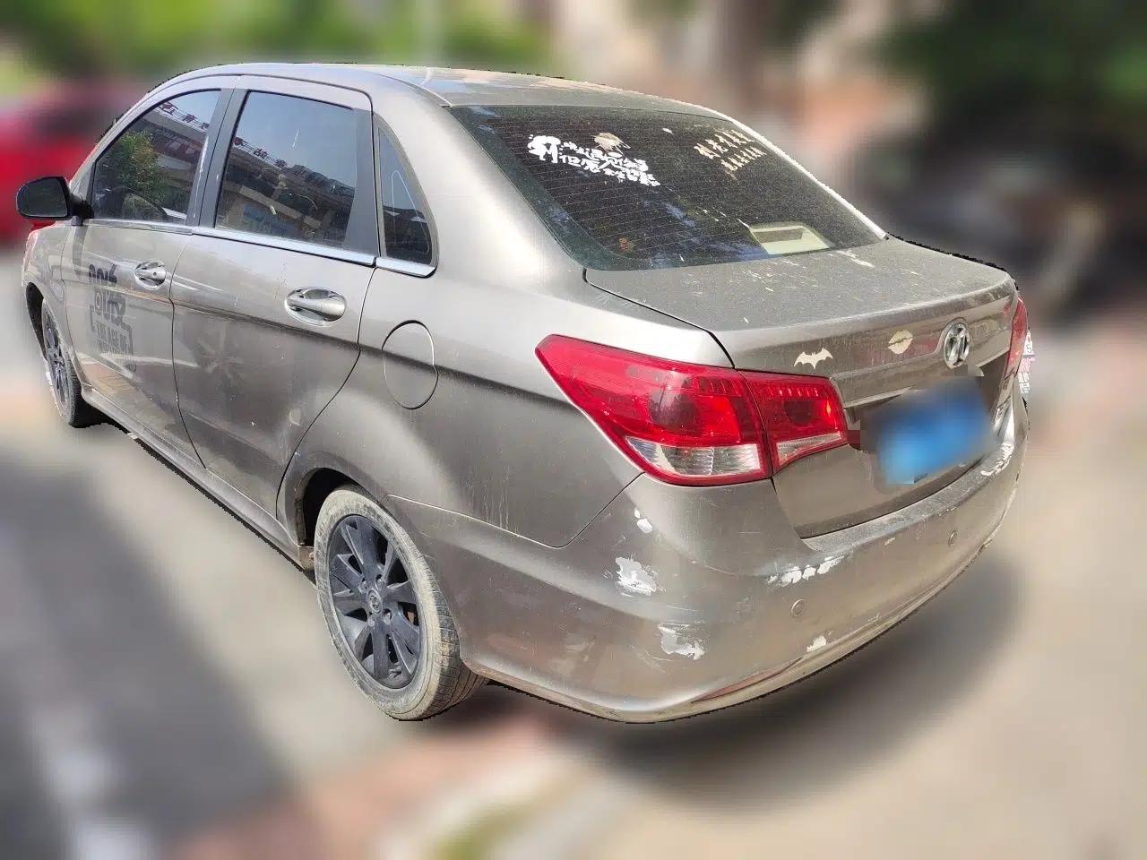 BAIC E Series 2013 Sedan 1.5L Manual Leshang Version — миниатюра 4