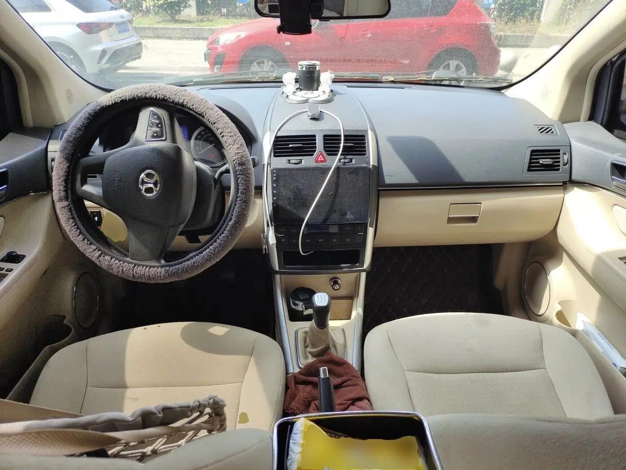 BAIC E Series 2013 Sedan 1.5L Manual Leshang Version — миниатюра 10