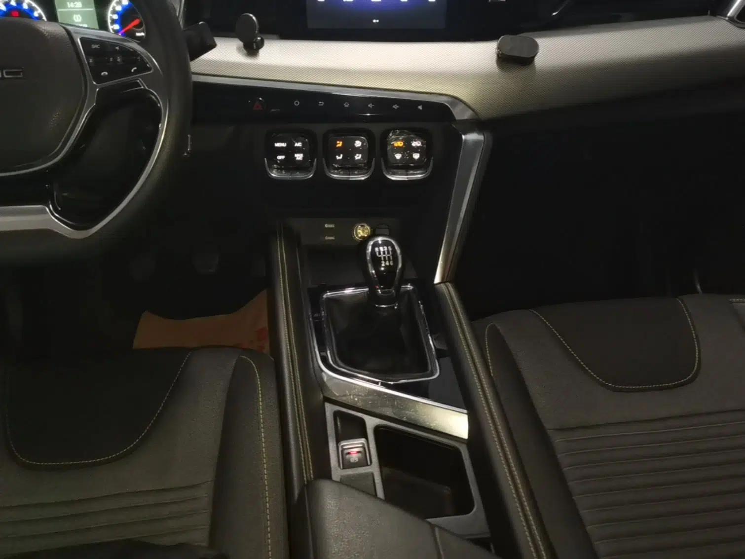 BAIC Beijing X3 2019 1.5T Manual Glory Edition — миниатюра 17