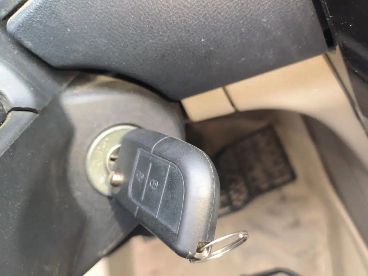 CHANGAN Alsvin V3 2012 1.3L Manual Comfort Version China IV Standard — миниатюра 9