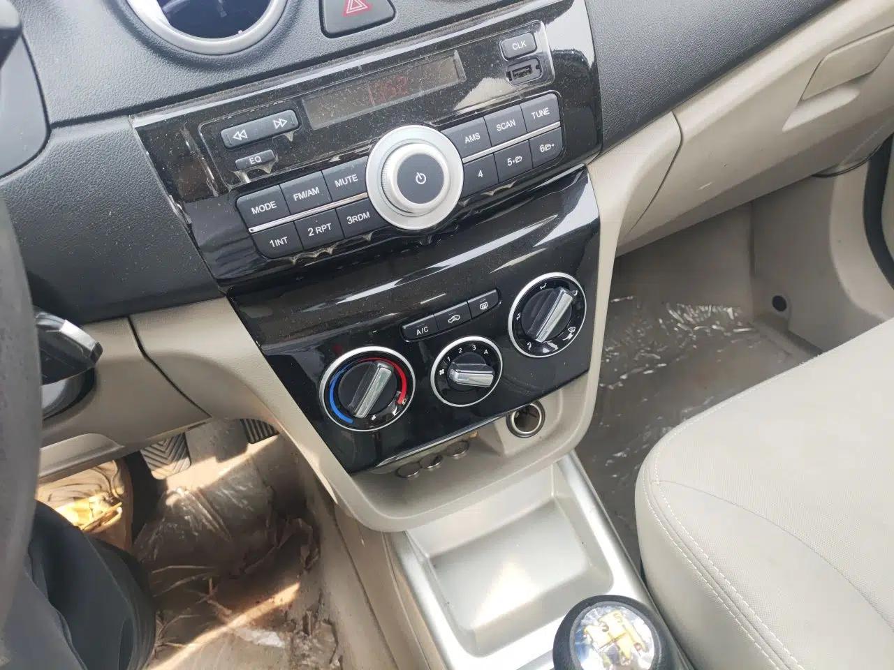 CHANGAN Alsvin V3 2015 1.4L Manual Meiruan Model China V Standard — миниатюра 14