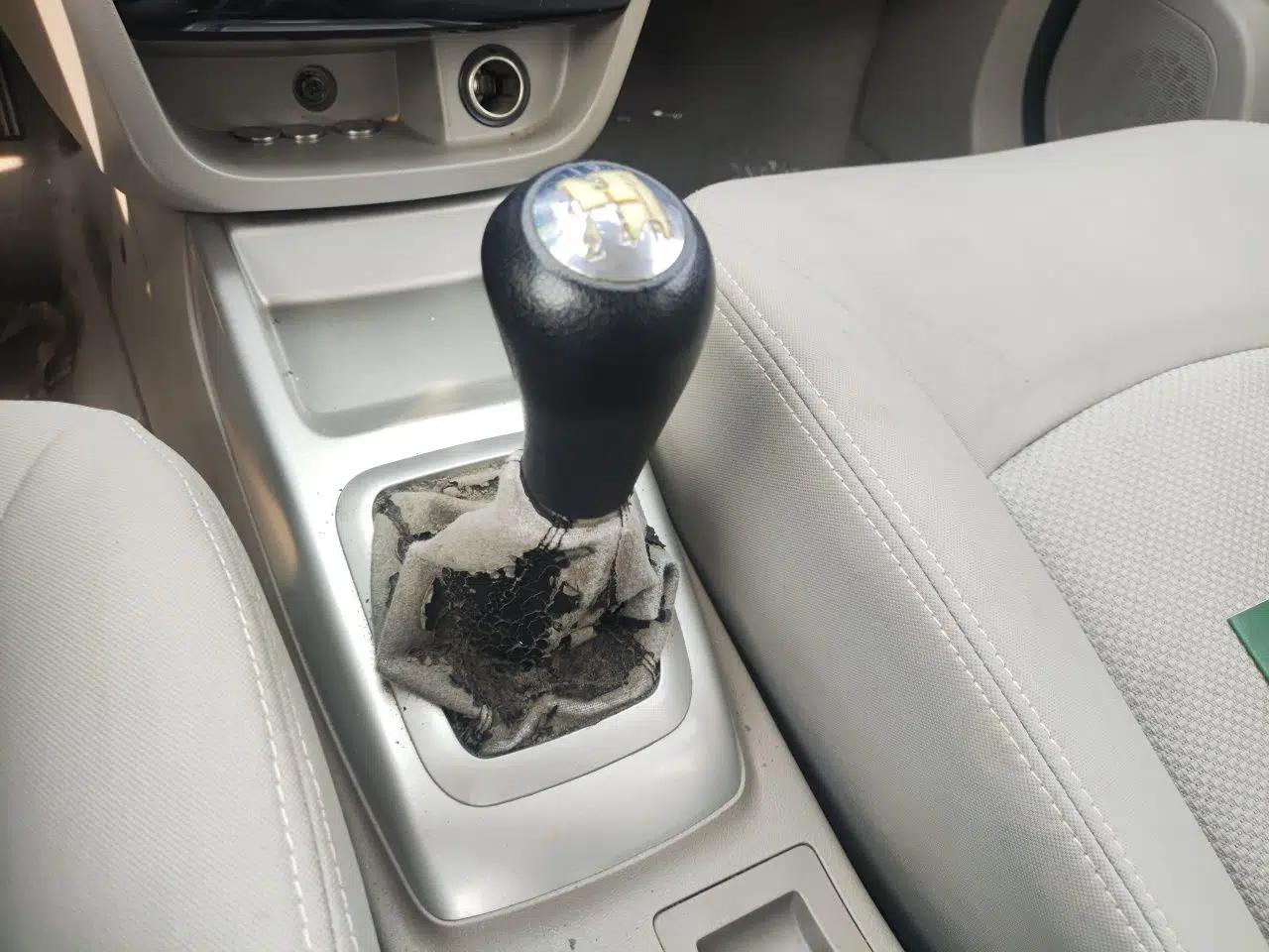 CHANGAN Alsvin V3 2015 1.4L Manual Meiruan Model China V Standard — миниатюра 15