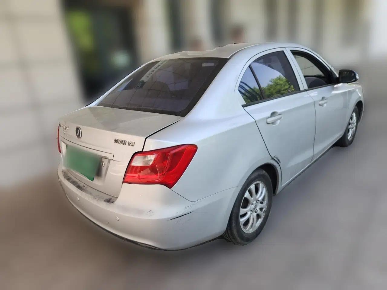 CHANGAN Alsvin V3 2012 1.3L Manual Luxury Version China IV Standard — миниатюра 6