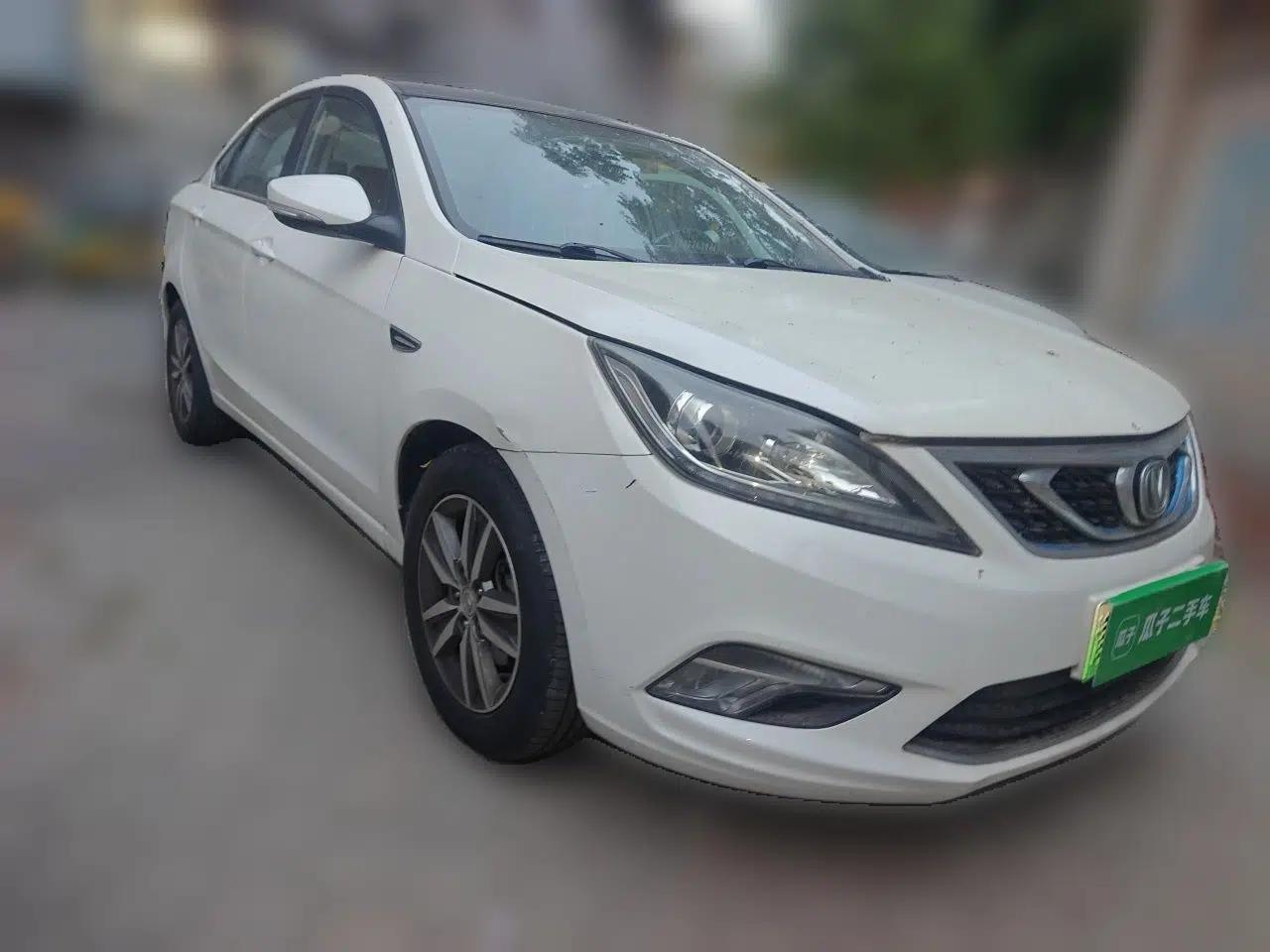 CHANGAN Eado New Energy 2018 1.0T PHEV Navigation Model — миниатюра 3