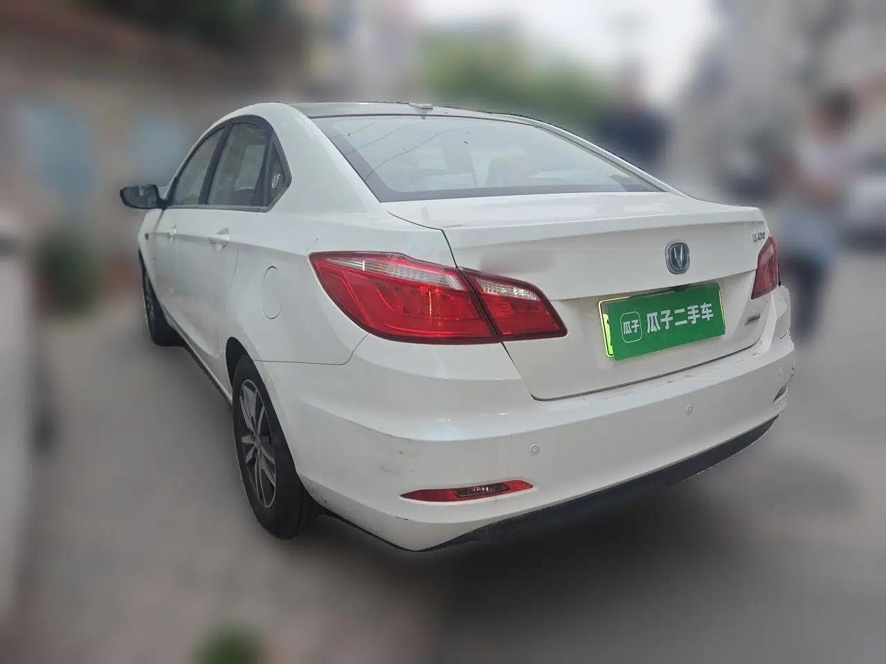 CHANGAN Eado New Energy 2018 1.0T PHEV Navigation Model — миниатюра 4