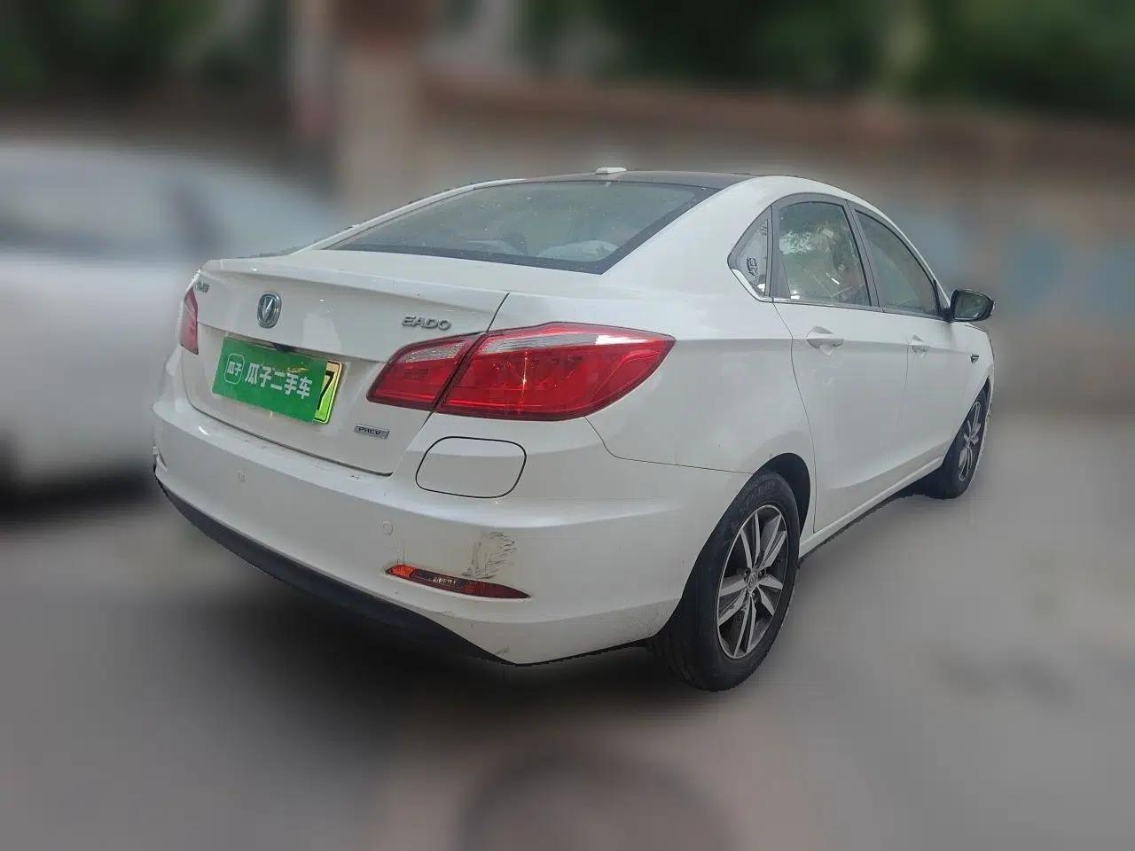 CHANGAN Eado New Energy 2018 1.0T PHEV Navigation Model — миниатюра 6