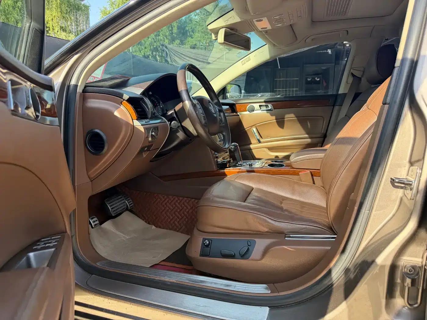 Phaeton 2012 3.0L Business Edition — миниатюра 4