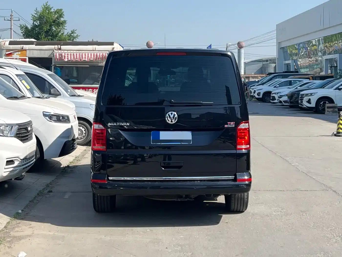 Multivan 2016 2.0TSI 4WD Premium Edition 7-Seater — миниатюра 3