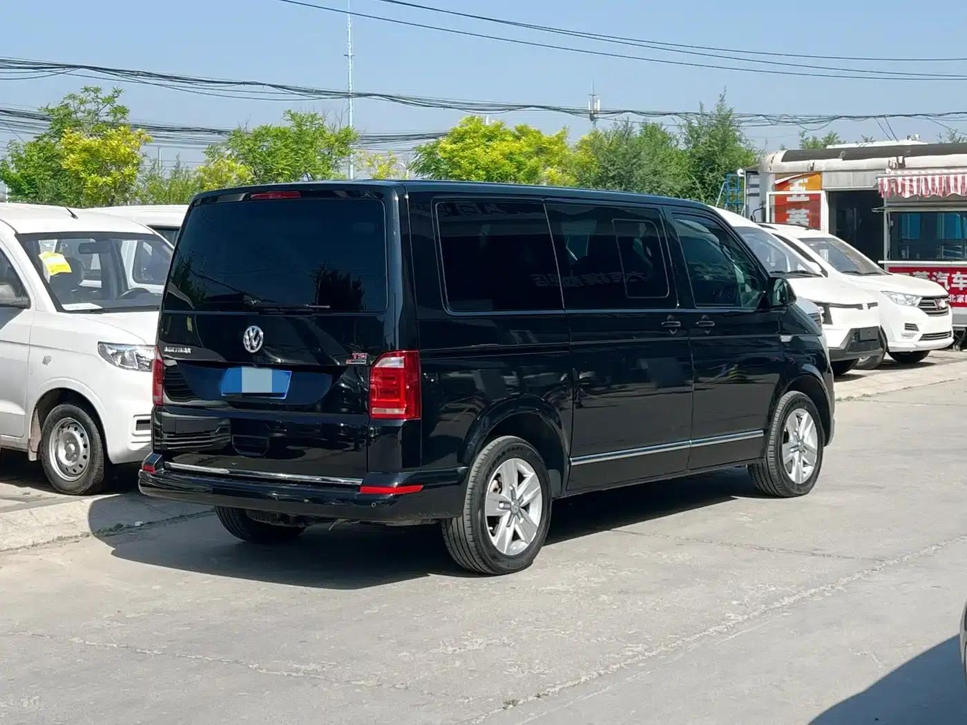Multivan 2016 2.0TSI 4WD Premium Edition 7-Seater — миниатюра 4