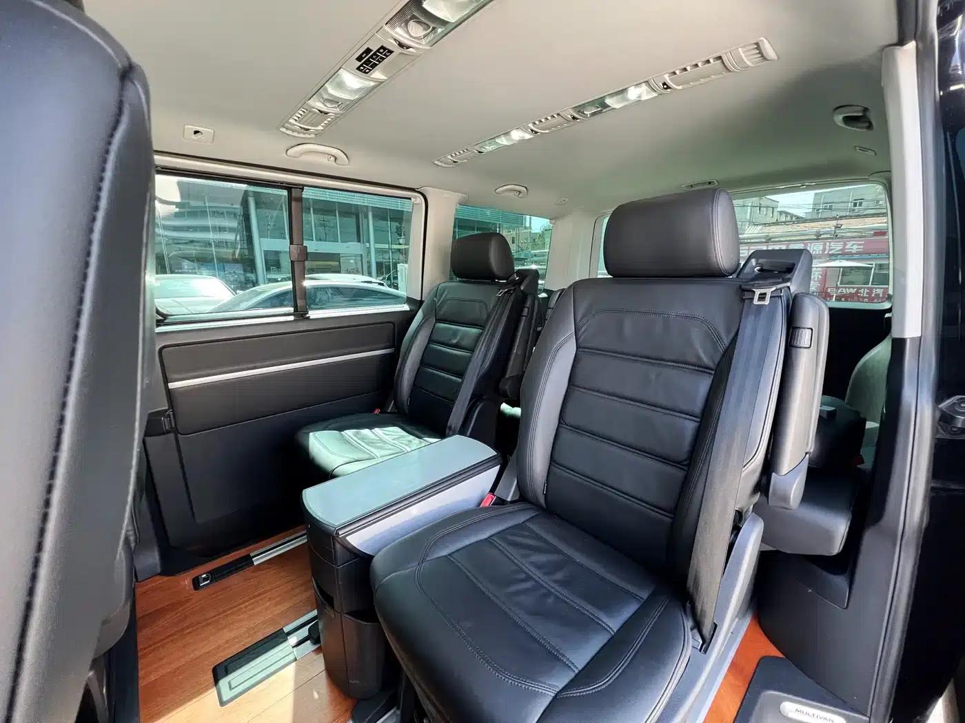 Multivan 2016 2.0TSI 4WD Premium Edition 7-Seater — миниатюра 7