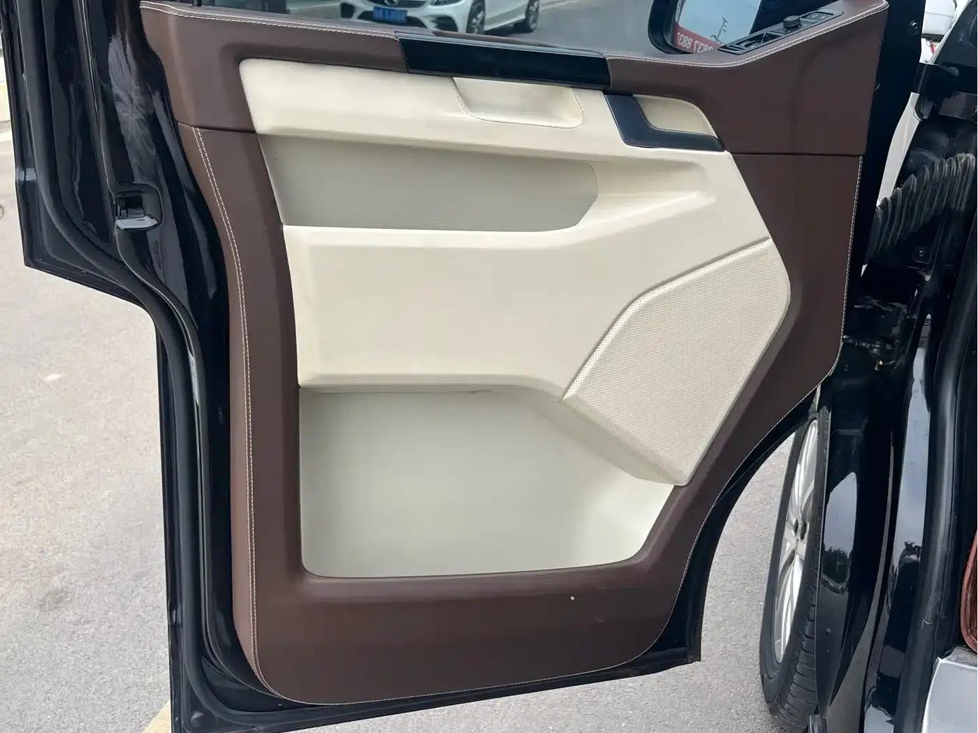 Caravelle 2019 2.0TSI 4WD Luxury 7-Seater — миниатюра 8