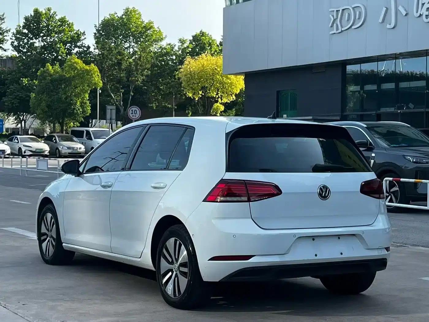 Imported 2018 e-Golf New Energy — миниатюра 3