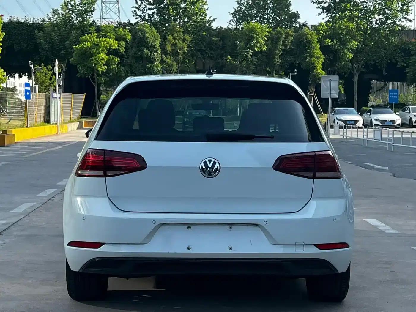 Imported 2018 e-Golf New Energy — миниатюра 4