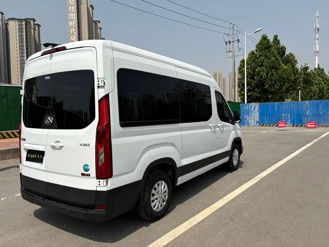 Xintu V90 2024 Smart 2.0T Automatic Front-Wheel Drive Long Wheelbase High Roof Single Rear Tire 6/7 Seats — миниатюра 3