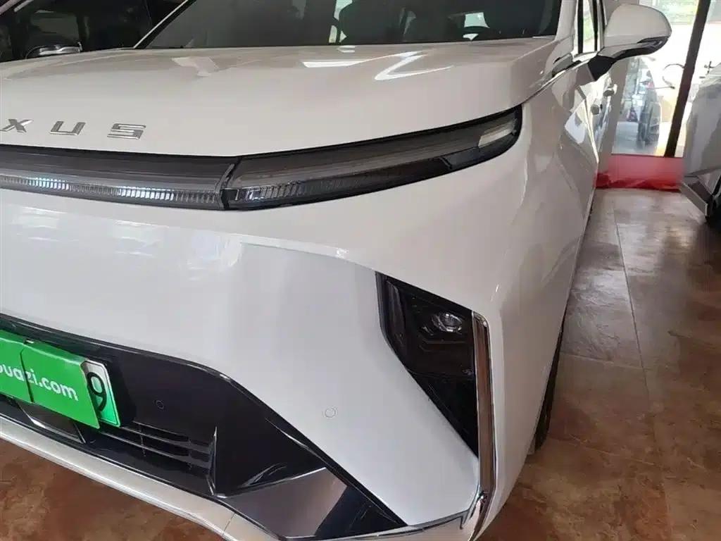 Everyone 9 2022 Long Range Mountain 7-Seater Edition — миниатюра 24