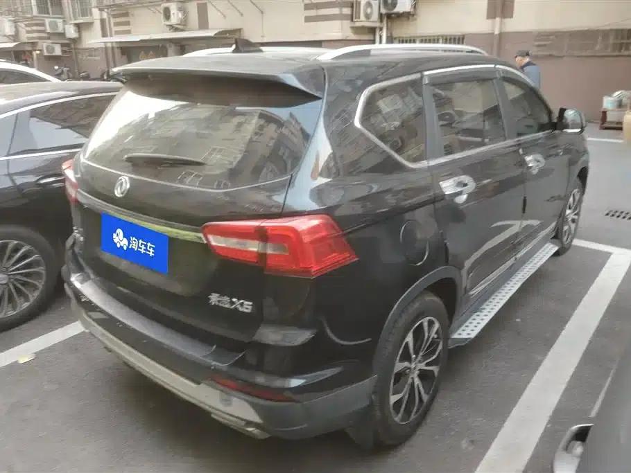 Jingyi X5 2017 1.6L CVT Premium Edition — миниатюра 3