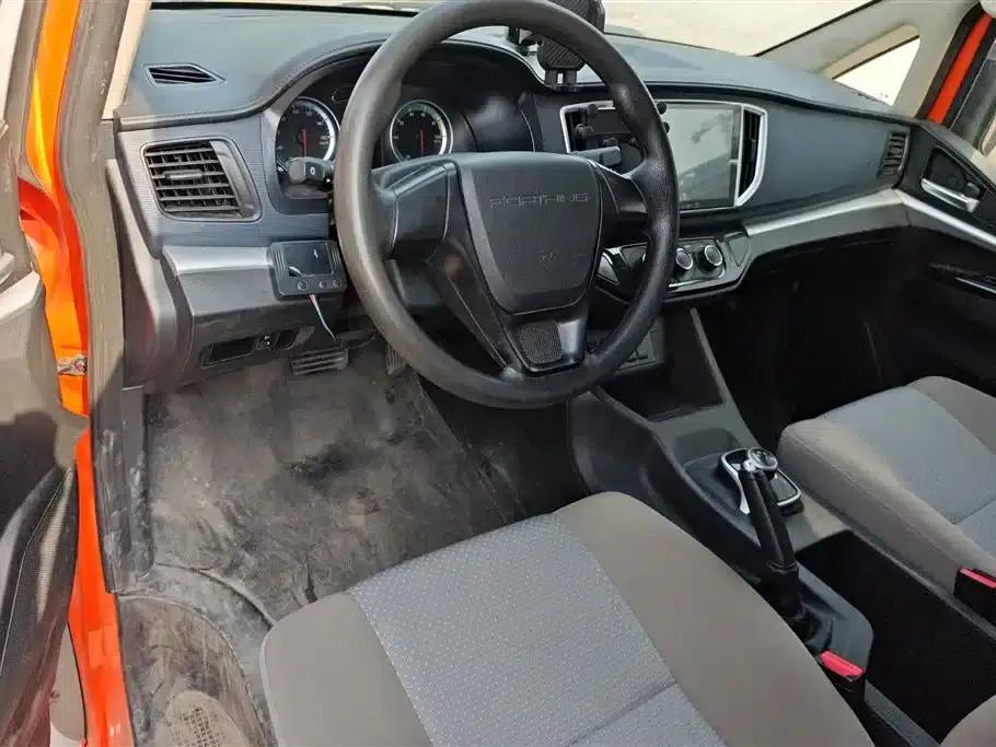 Lingzhi New Energy 2023 Classic Van (2-seater) — миниатюра 12