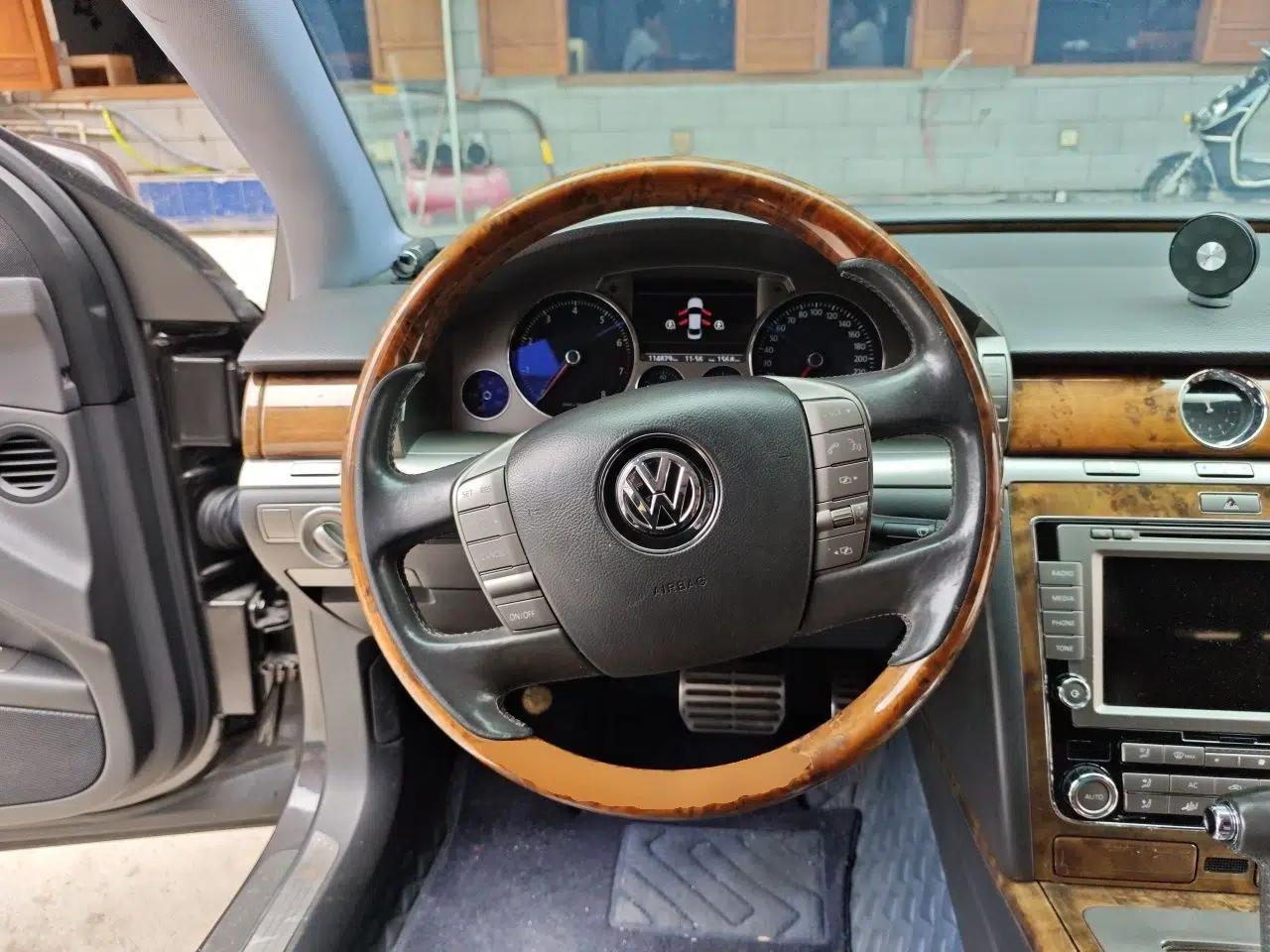 Volkswagen Phaeton 2011 3.6L V6 5-Seater Extended Business Edition — миниатюра 11