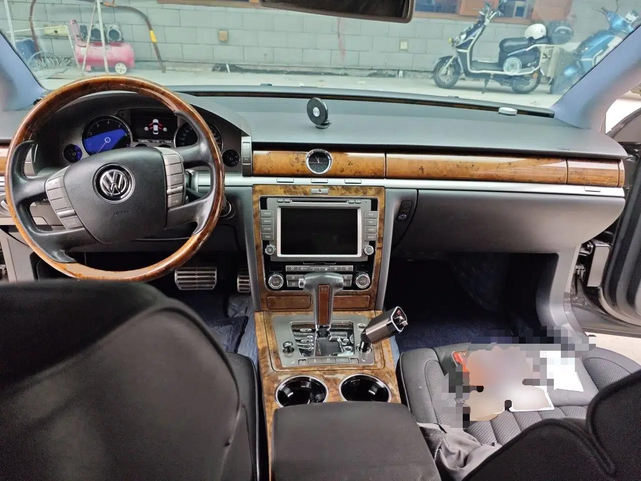 Volkswagen Phaeton 2011 3.6L V6 5-Seater Extended Business Edition — миниатюра 10
