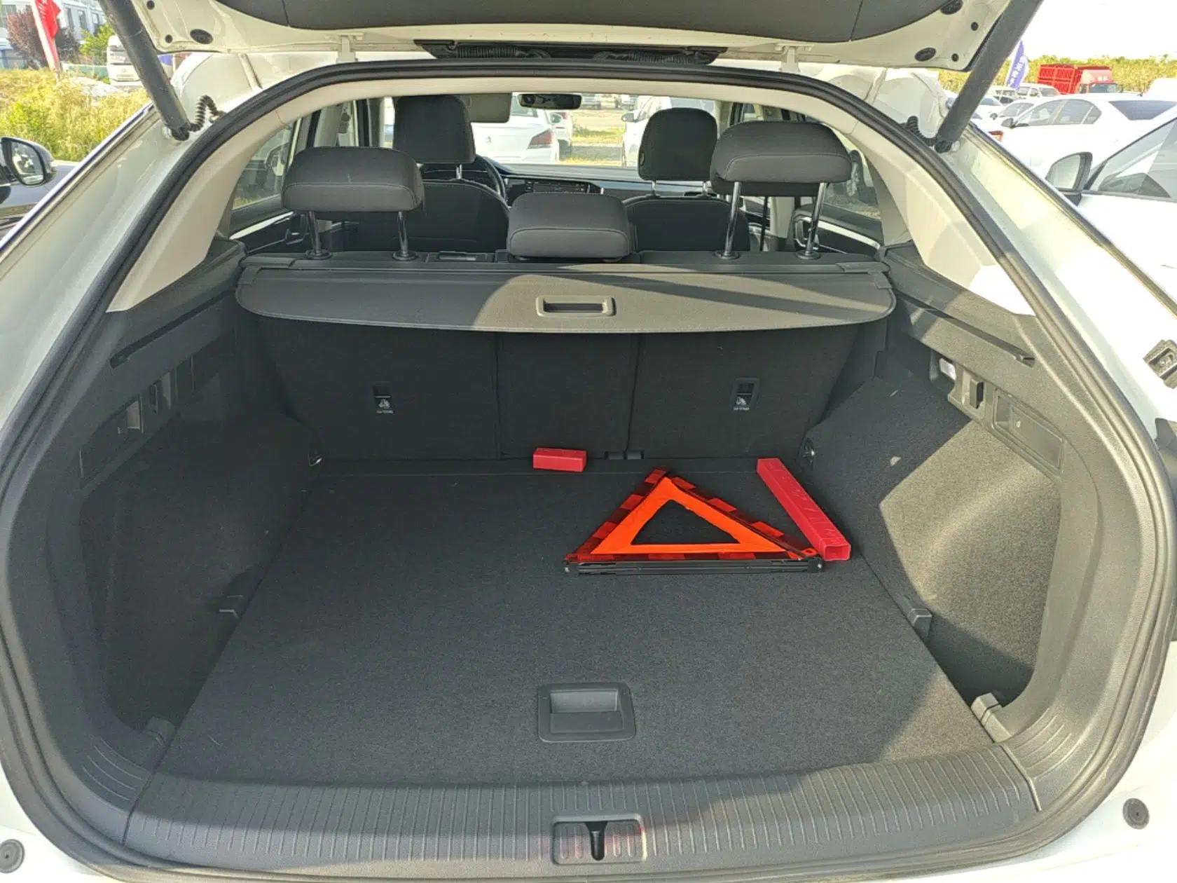 Volkswagen Tayron X 2020 330TSI Two-Wheel Drive Luxury Smart Connectivity Version — миниатюра 22