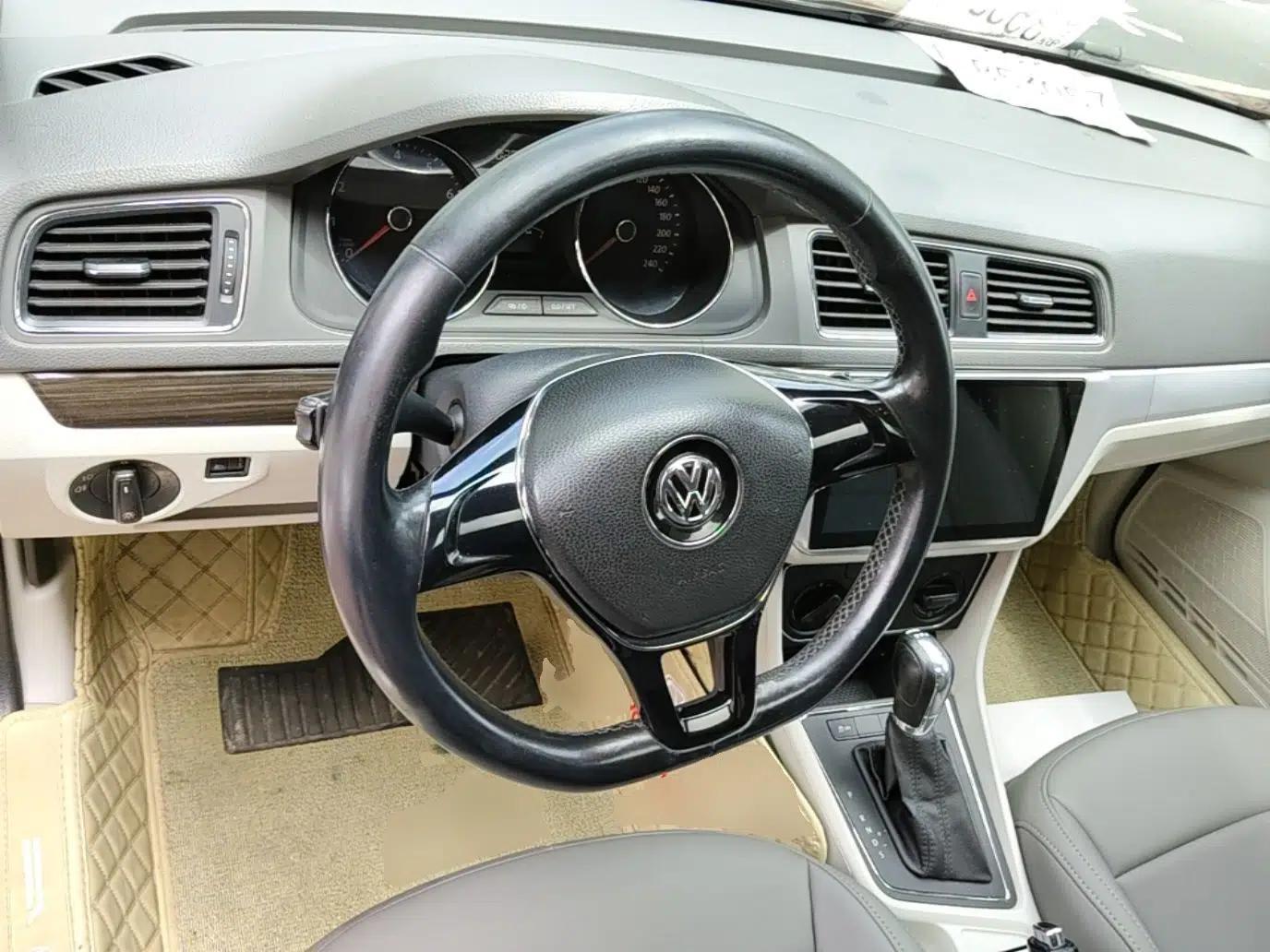 Volkswagen Gran Lavida 2015 230TSI DSG Comfort Edition — миниатюра 14